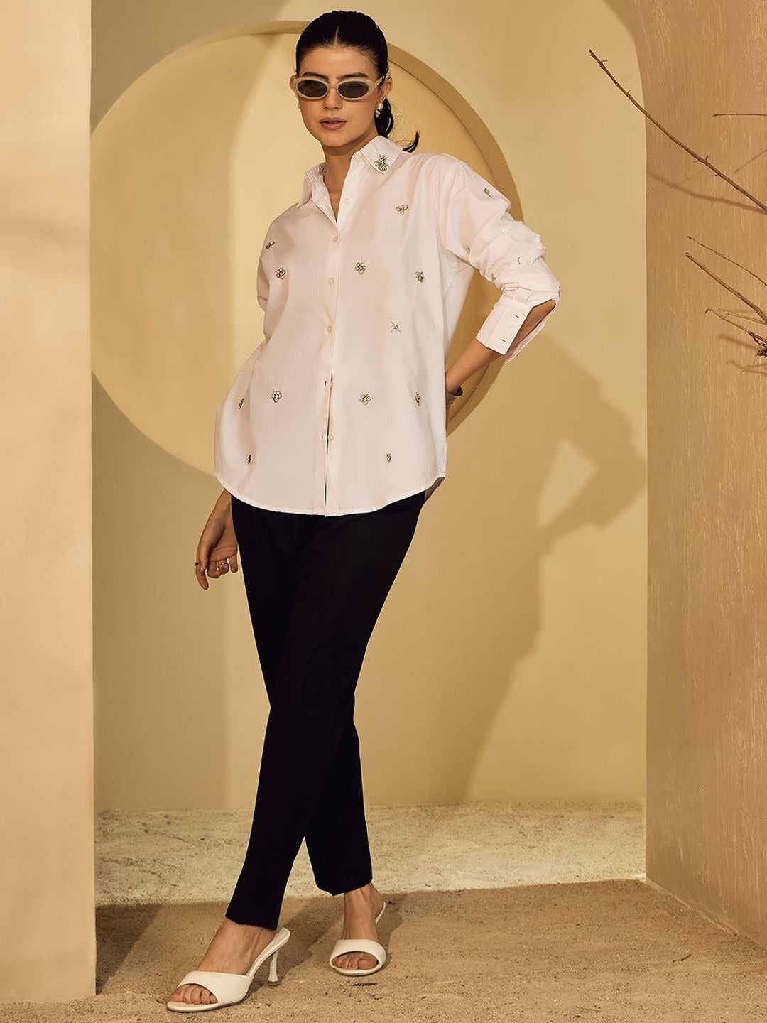 Women Black Tailored Mom Fit Trousers – High Rise