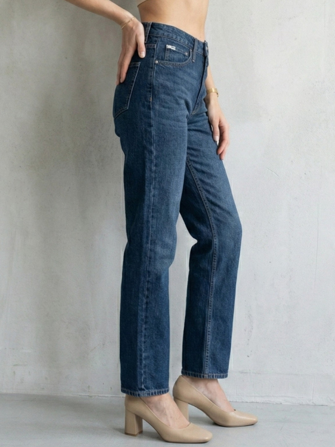 Stylish mid-wash straight-fit jeans for women
